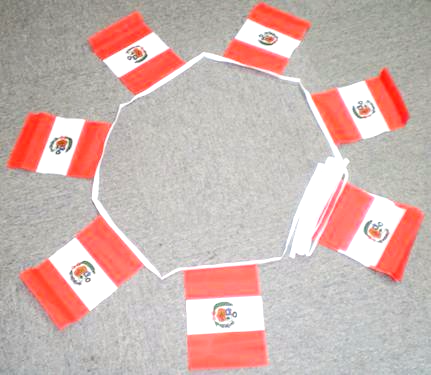 PERU FLAGGSPEL 6 METER LÅNGT MED 20 FLAGGOR