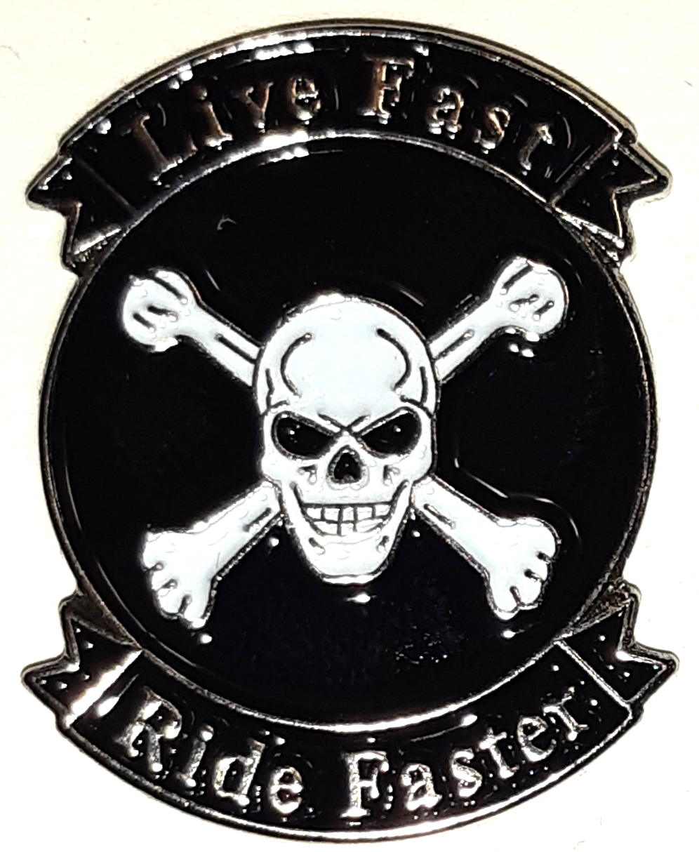 Döskalle "Live Fast-Ride Faster" Pin 25x20mm