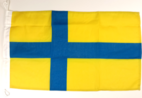 ÖSTERGÖTLAND FLAGGA PREMINUM 76X46CM, ÖGLA UPPE OCH NERE