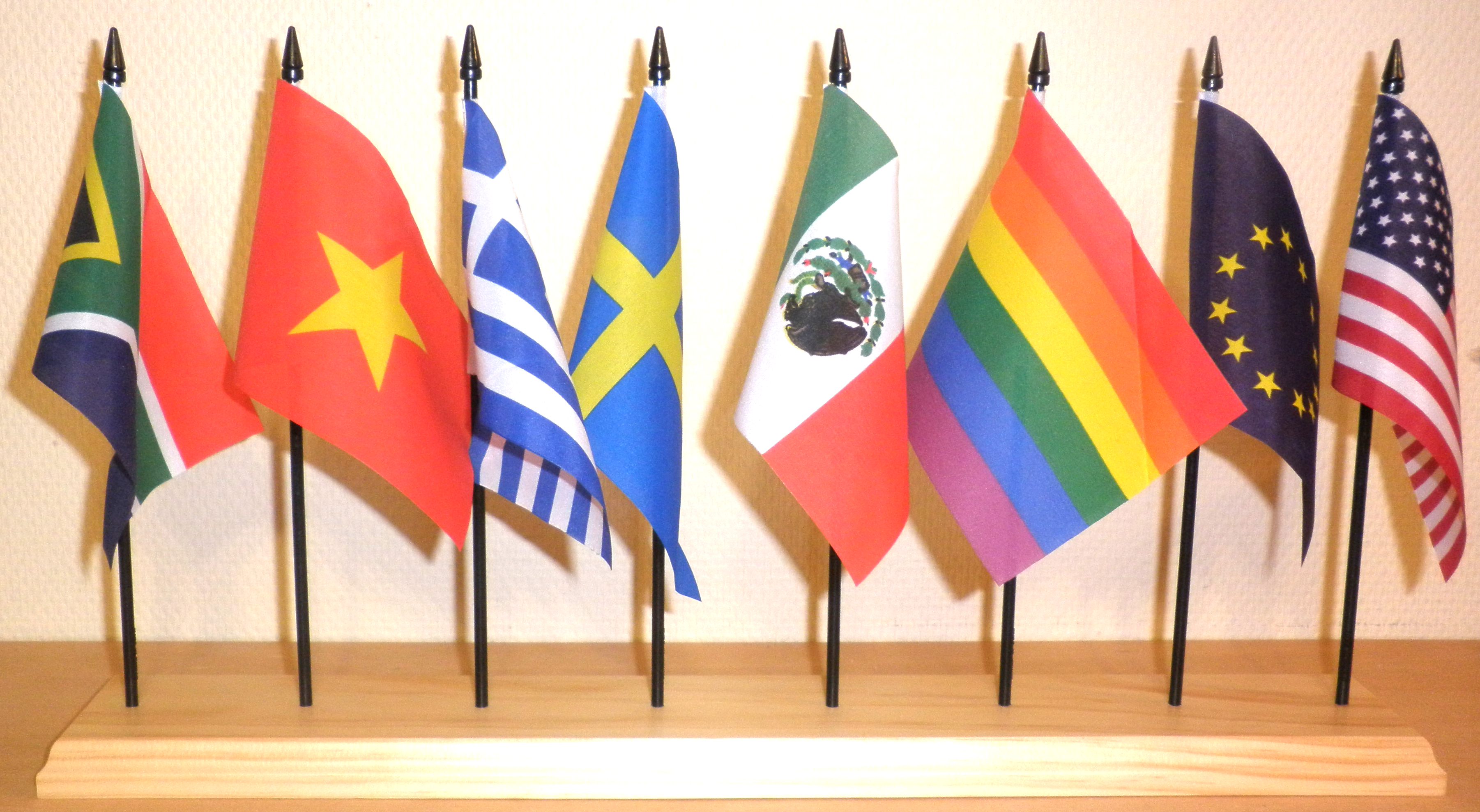 FLAGGSTÄLL BORDSFLAGGOR TILL 8 HANDFLAGGOR PÅ 23X15CM ELLER 15X10CM