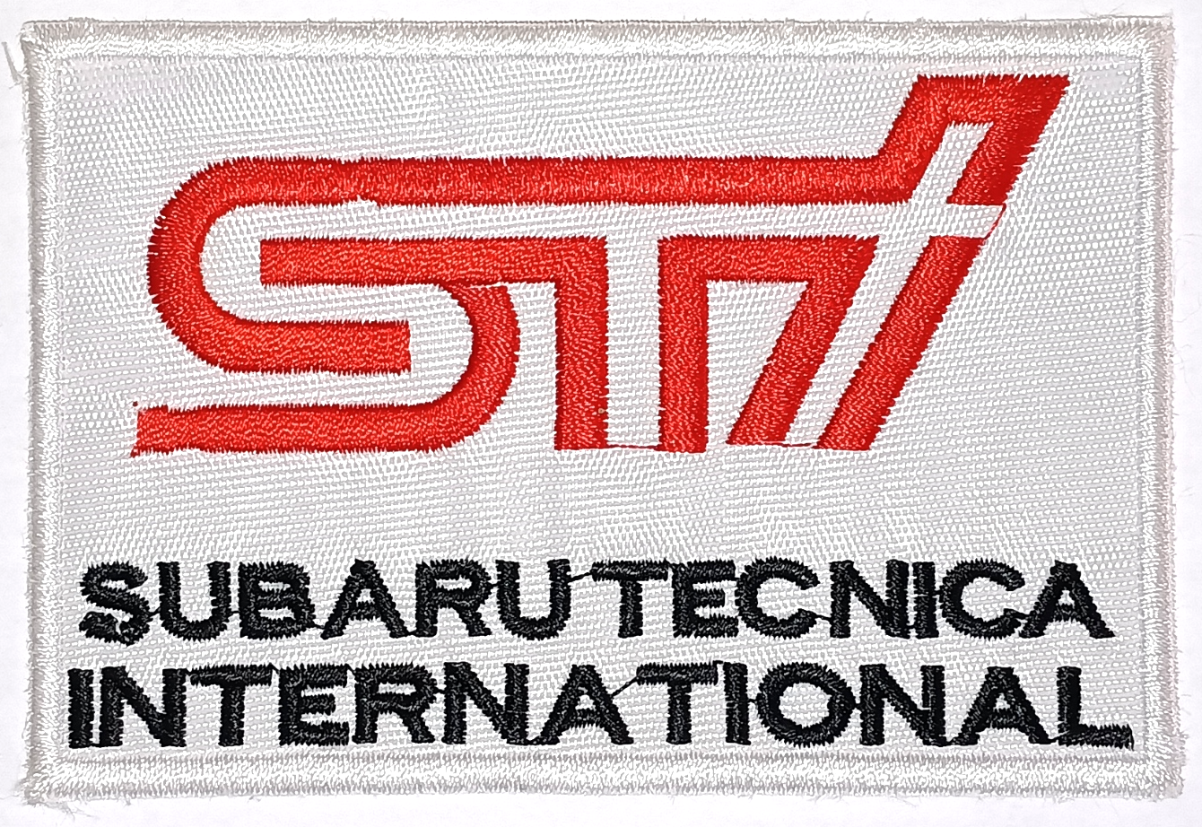 SUBARU STI TYGMÄRKE 104x68mm