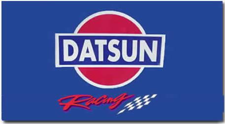 DATSUN RACING FLAGGA 150X90CM