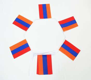ARMENIEN FLAGGSPEL 6 METER LÅNGT MED 20 FLAGGOR