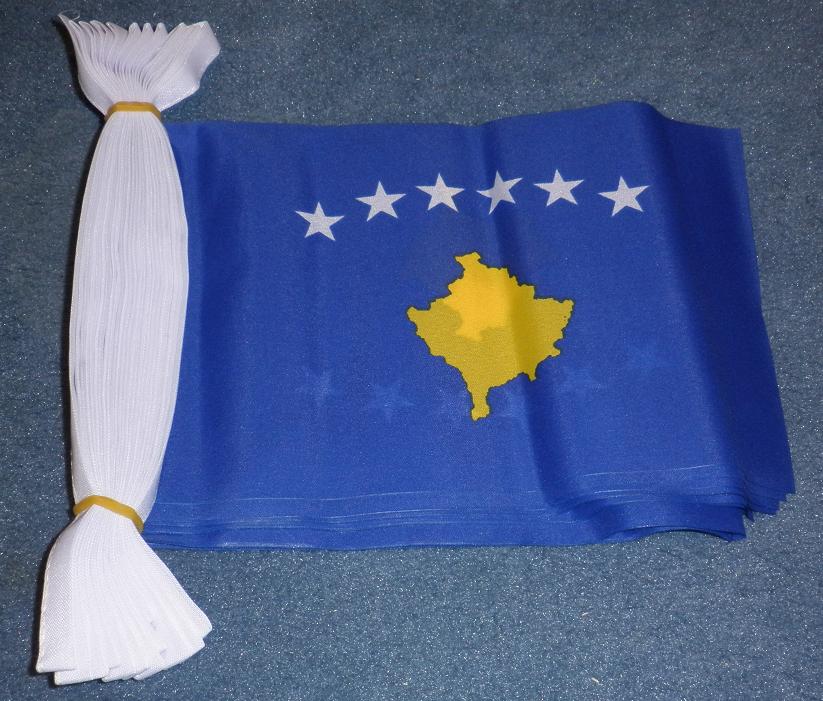 KOSOVO FLAGGSPEL 6 METER LÅNGT MED 20 FLAGGOR