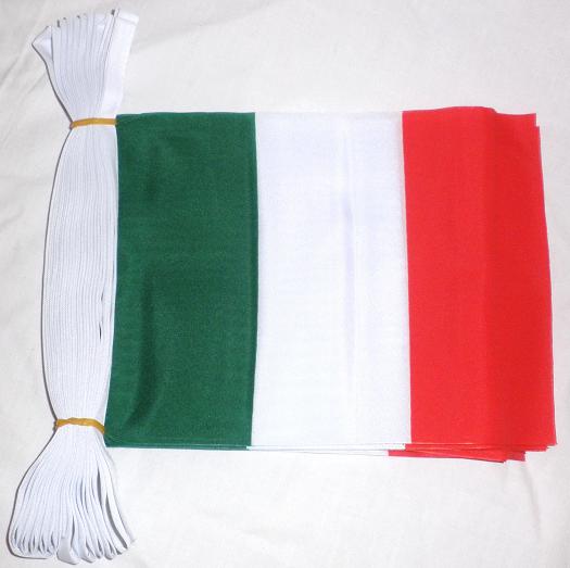 ITALIEN FLAGGSPEL 6 METER LÅNGT MED 20 FLAGGOR