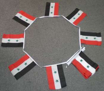 SYRIEN FLAGGSPEL 6 METER LÅNGT MED 20 FLAGGOR