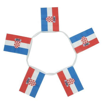 KROATIEN FLAGGSPEL 6 METER LÅNGT MED 20 FLAGGOR