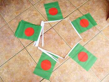 BANGLADESH FLAGGSPEL 6 METER LÅNGT MED 20 FLAGGOR
