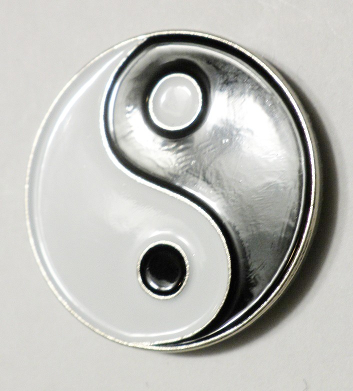 YING-YANG PIN 25mm