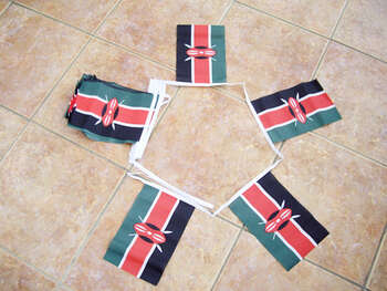 KENYA FLAGGSPEL 6 METER LÅNGT MED 20 FLAGGOR