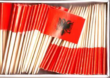 ALBANIEN COCKTAILFLAGGOR 100st