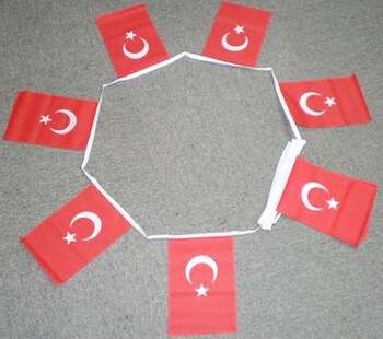 TURKIET FLAGGSPEL 6 METER LÅNGT MED 20 FLAGGOR