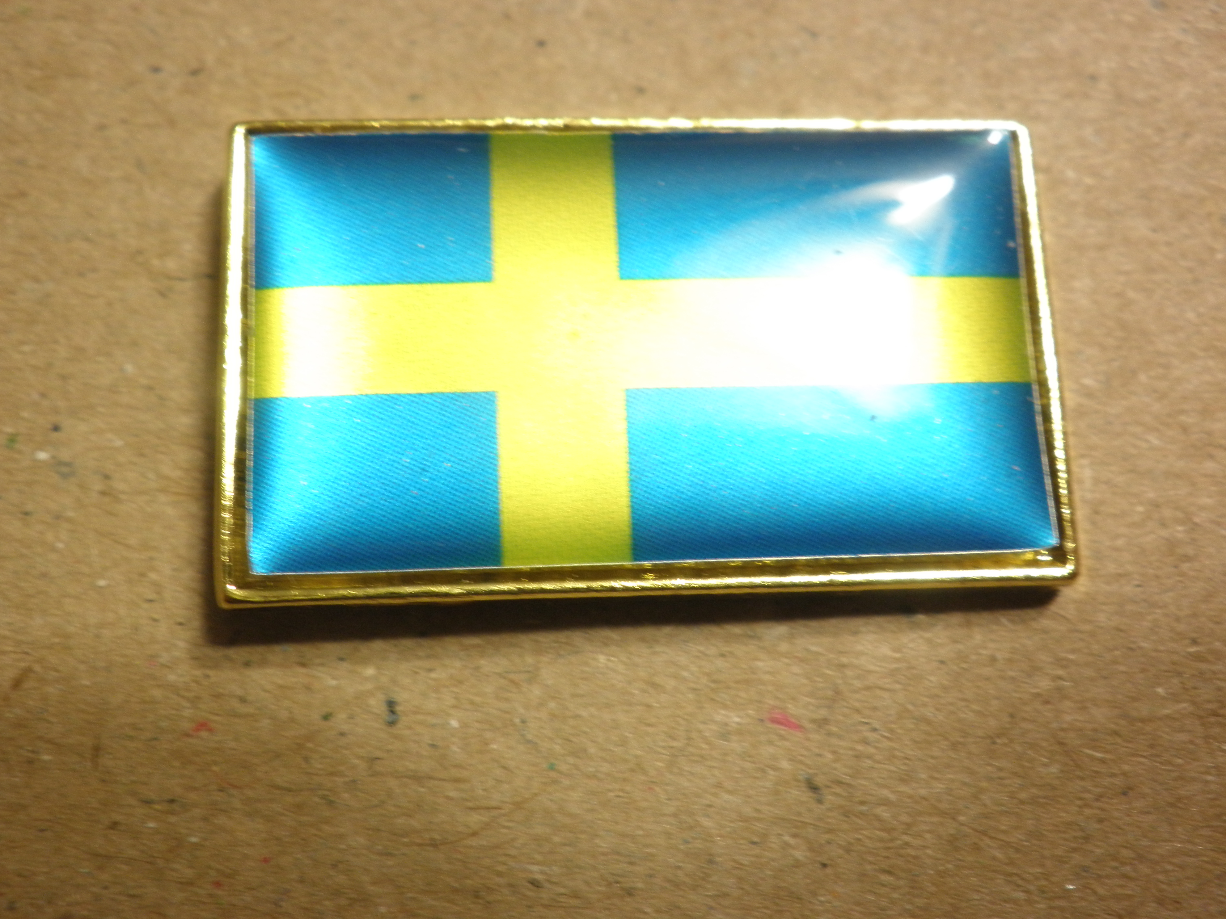 SVERIGE PIN 25x15mm