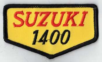 SUZUKI 1400 TYGMÄRKE ca90x54mm