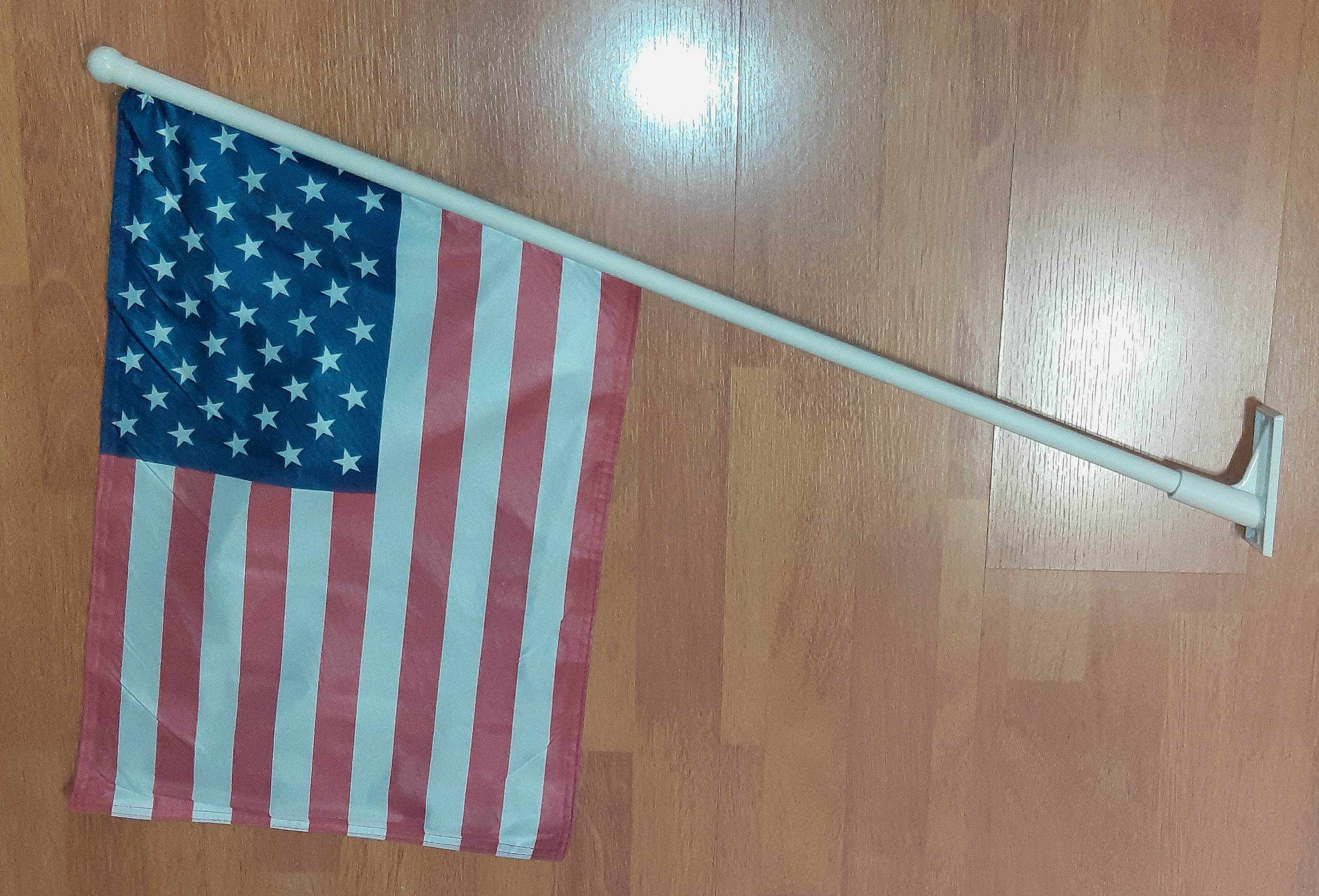 USA FASADFLAGGA 60X40CM PÅ STÅNG 90CM LÅNG