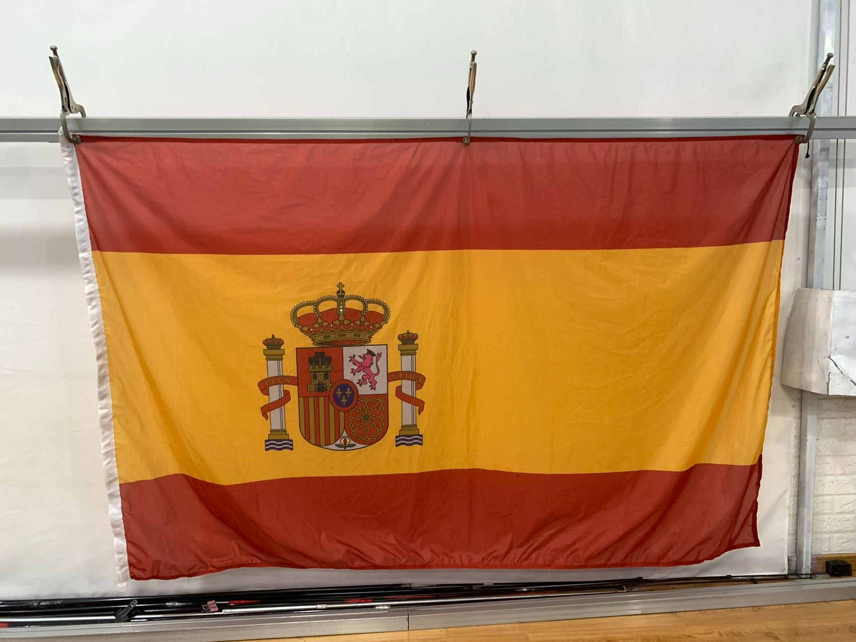 SPANIEN FLAGGA PREMIUM 240X150CM FÖR FLAGGSTÅNG 10 METER