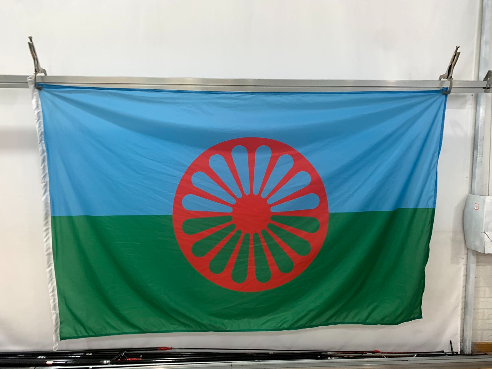 ROMANI FLAGGA PREMIUM 240X150CM TILL FLAGGSTÅNG 10 METER