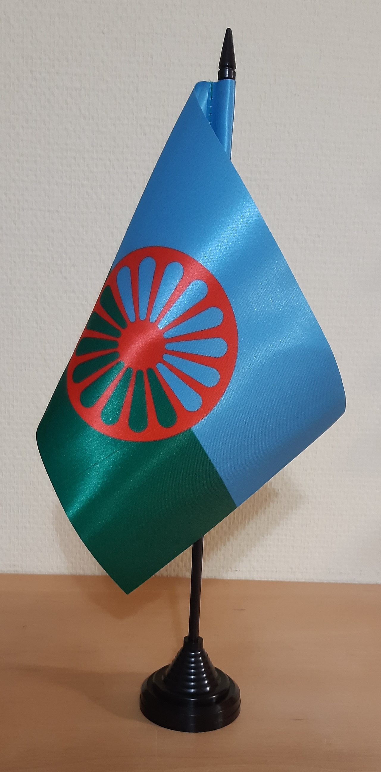 ROMANI HANDFLAGGA 23X15CM PREMIUM