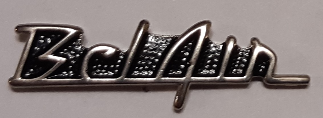 CHEVROLET BEL AIR PIN KROM/SVART 25x7mm